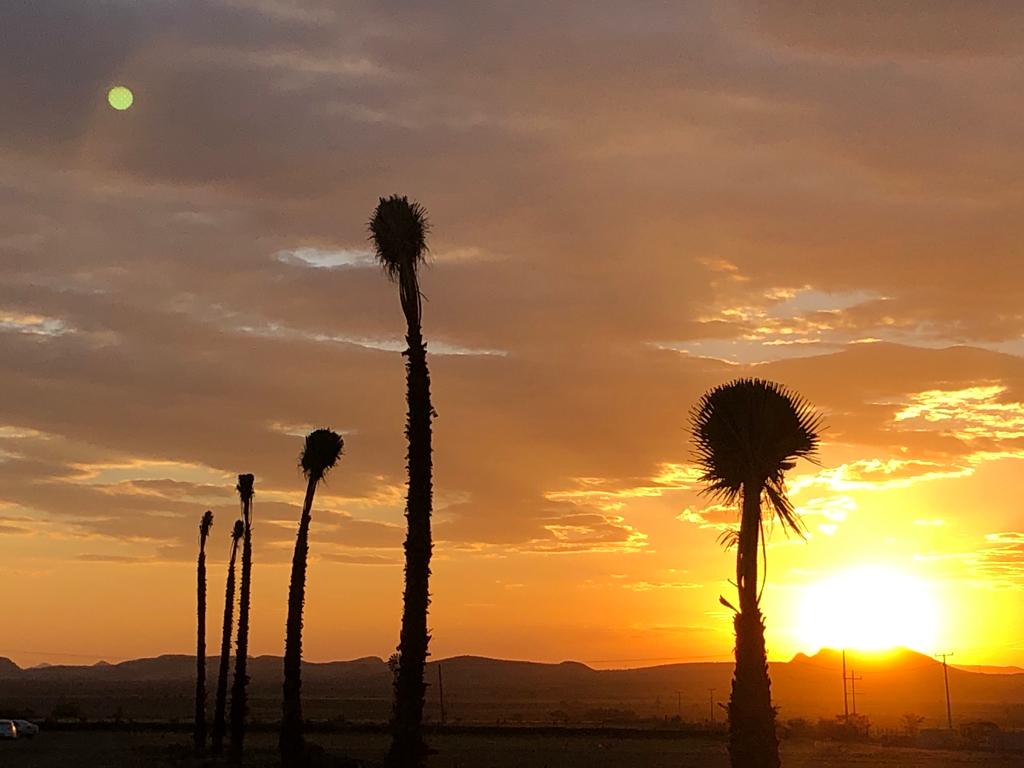 Puesta de sol en el desierto
